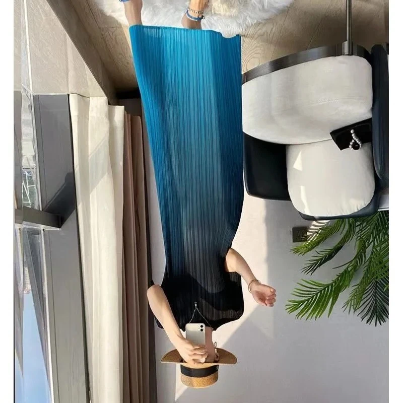 

Dress Women's Pleated Gradient Mid-length Fitted Slimming Patchwork Drape New Comfortable Minimalist Niche Versatile Fashionable