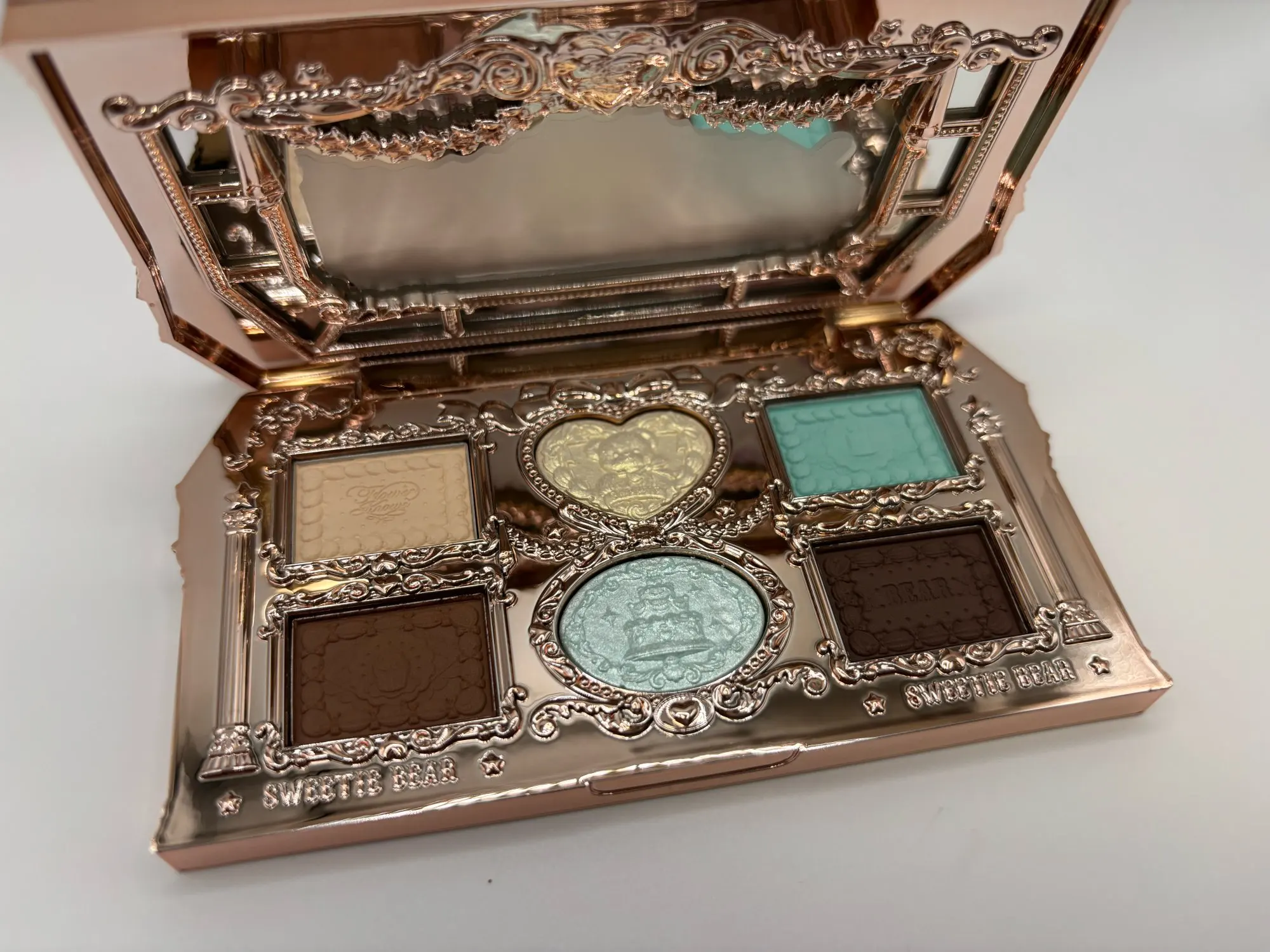 Flower Knows SWEETIE BEAR Highly Pigmented Eye Makeup Palette Eye Shadows Long Lasting Matte Shimmer Finish Cosmetics Gift Kit photo review