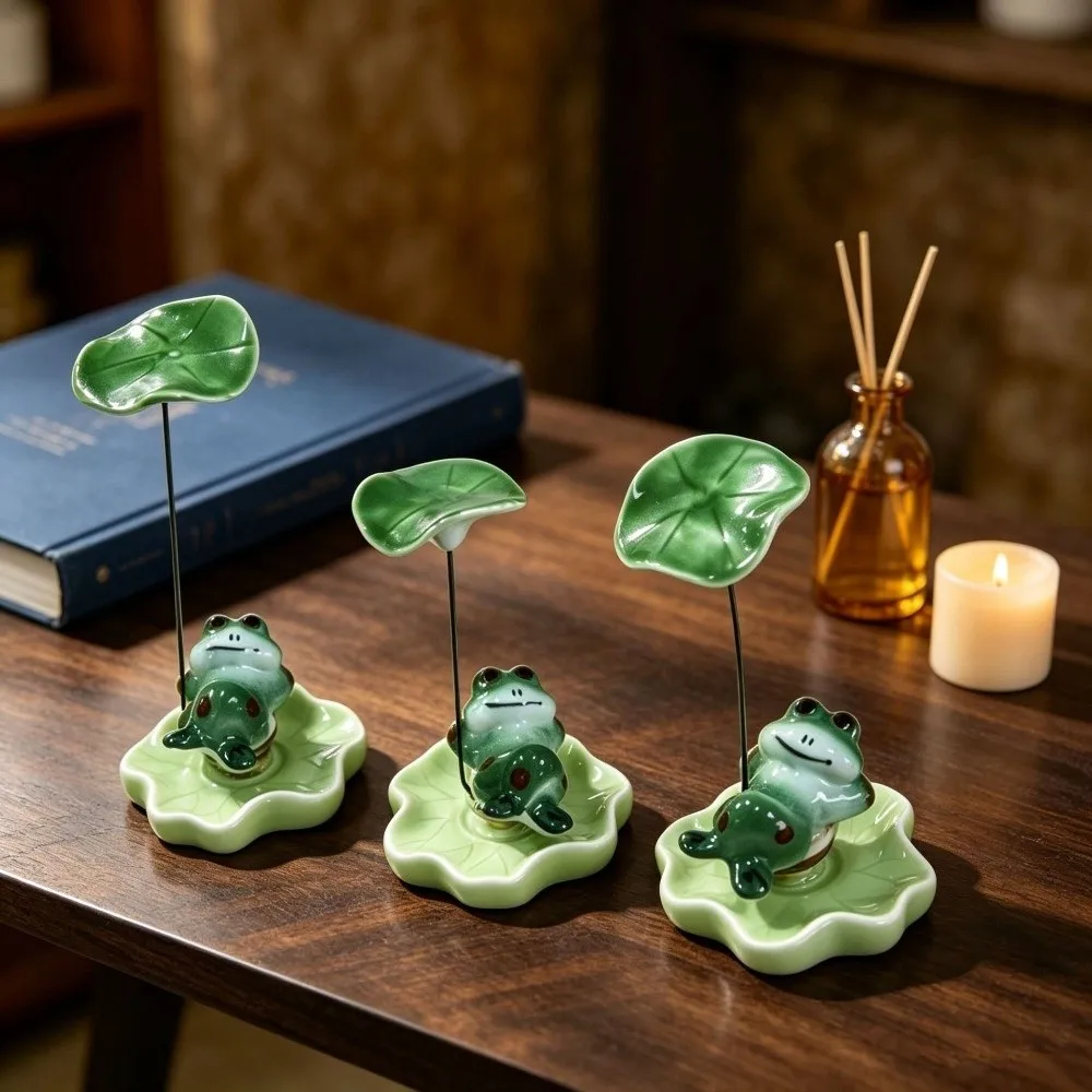 Interesting Ceramic Laying Frog Statue Lotus Leaf Funny Frog Rotating Home Ornaments Attract Wealth Desktop Decoration Table