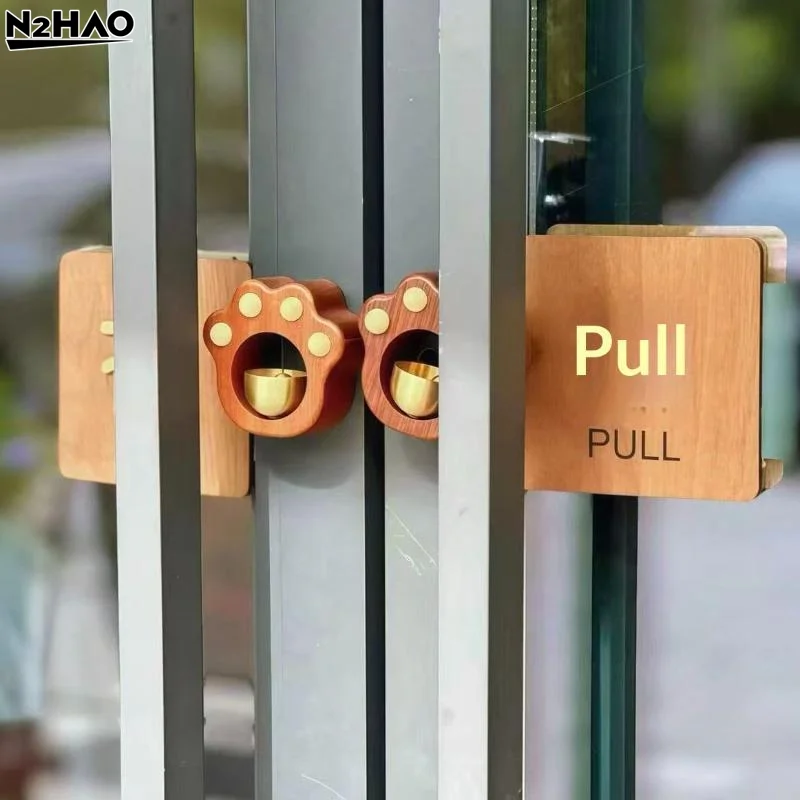 1PCS Cat Claw Cartoon Doorbell Door Opening Reminder Wind Chime Japanese Style Solid Wood Magnetic Copper Bell Home Decoration