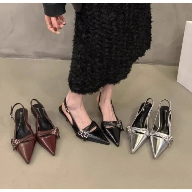 

Туфли-лодочки с острым носком на мелком каблуке. Женские туфли на каблуке. Новые туфли на среднем каблуке для женщин. Обувь. Мюли. Дизайнерские сандалии.