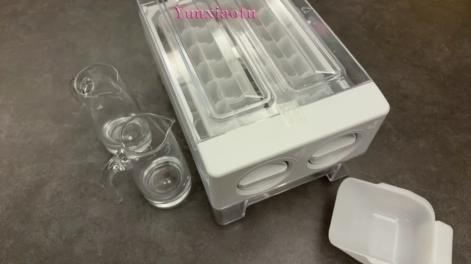 Mobile Ice Making Box for Ice Storage Small Drawer for Hygiene and Convenience Refrigerator for Freezing Ice Mold for Freezing