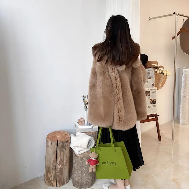 2023 New Real Featured Fox Fur Coats Women's Hooded with Lovely Eers Coat Simple Street Warm