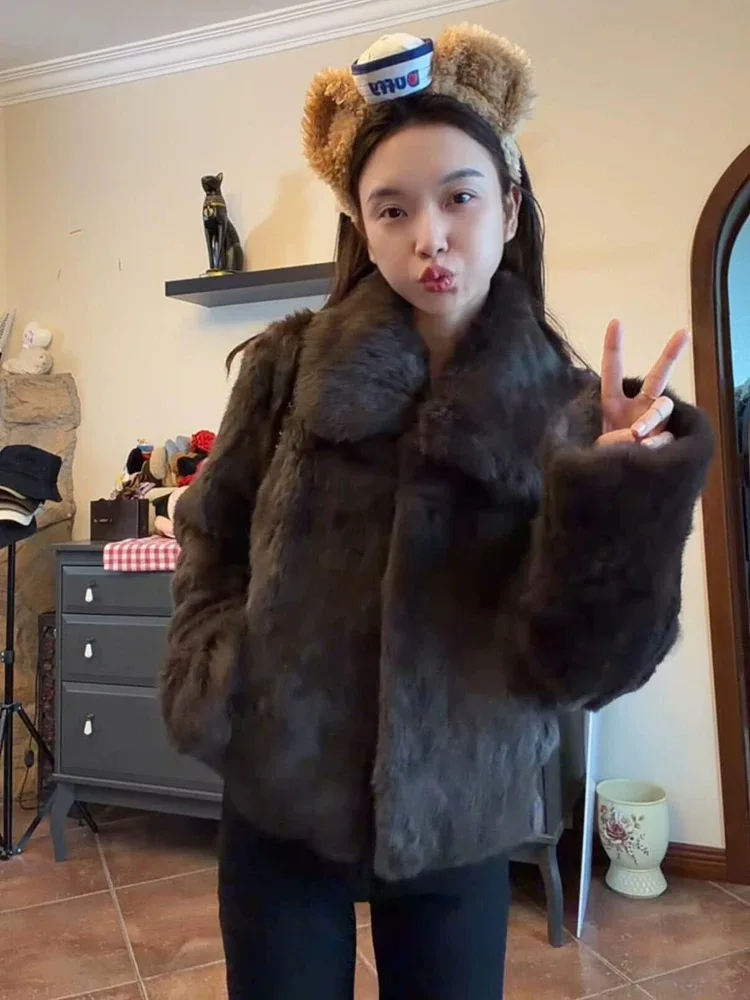 Cappotti da ragazza in pelliccia sintetica da donna con risvolto pieghevole invernale personalità giovane stand up tasche girocollo o avvolgenti toppa imbottita con barra OL