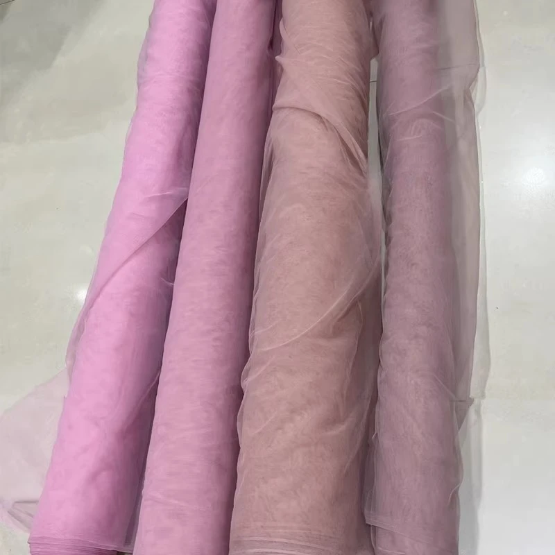 قماش شبكي مخصص عالي الجودة بطول 5 أمتار مع نعومة ومريحة وصديقة للبشرة، يستخدم للفساتين وأقمشة الزفاف