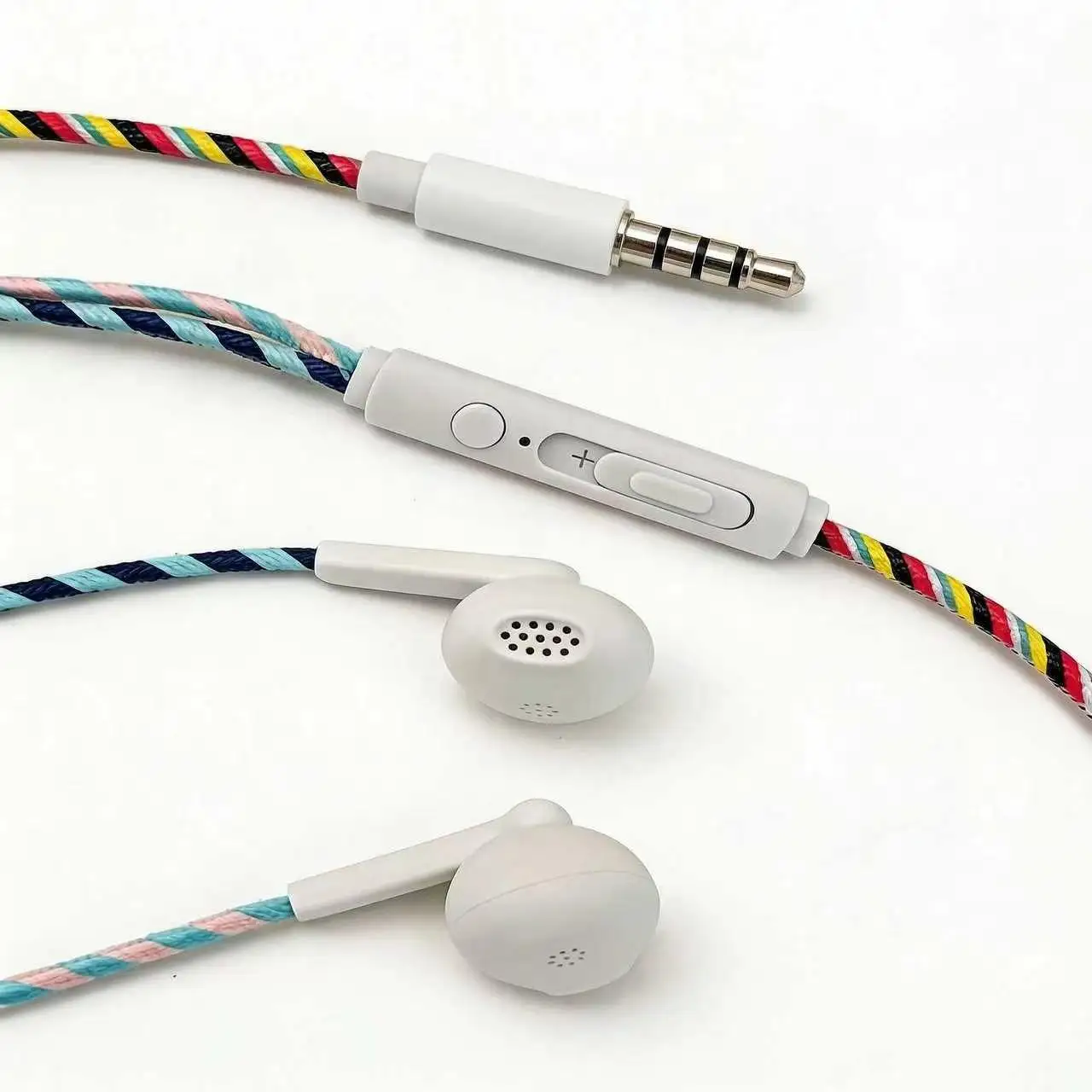 Typ-C 3,5mm Kabelgebundene Kopfhörer Geflochtenes Langlebiges Kabel Plug-and-Play Eingebautes Mikrofon Ein-Klick-Anruffunktion für Musik und Anrufe für Smartphone Tablet PC – Detail 4