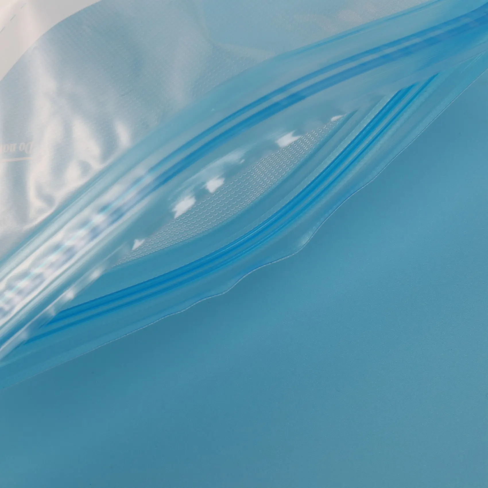 Sous Vide Bags confezione da 15 contenitori per alimenti sottovuoto elettrici riutilizzabili salva fornello sigillante con 1 pompa a mano, sacchetto sigillato di 2 dimensioni, 4 Clip