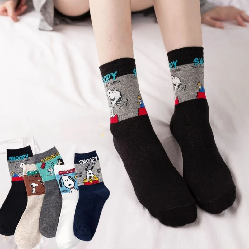 Snoopy Peanuts cartoon peripheral cartoon puppy print student versatile pure cotton sweat-absorbent breathable mid-calf socks