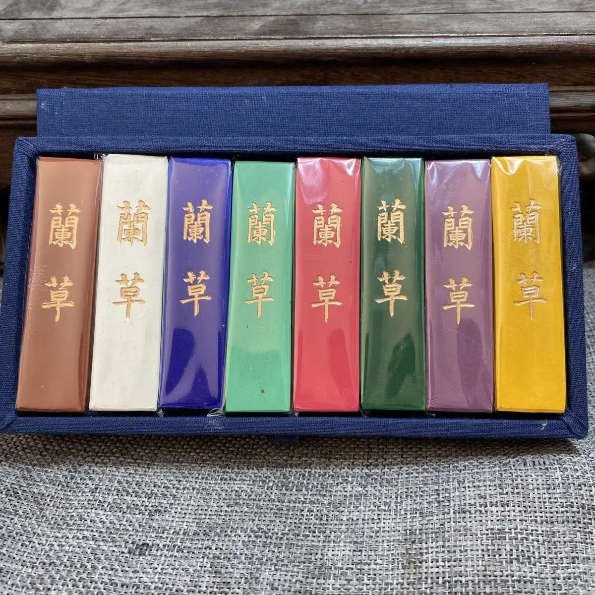 HVV Hui Ink Hu Kaiwen Mineral Pigment Ink 'Orchid Grass' Colored Ink, weighing about half a jin, 250 grams colored ink stick
