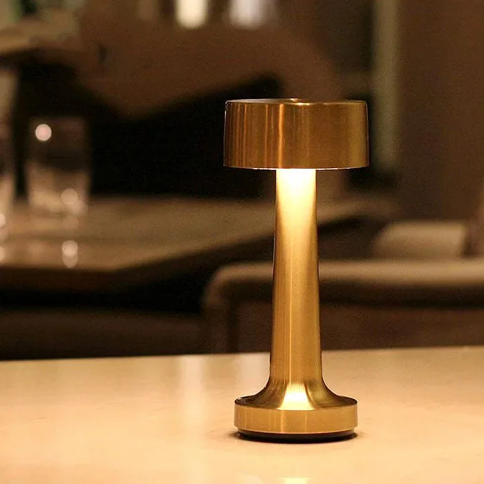 Lampada da tavolo a LED lampada da tavolo in metallo retrò sensore tattile luci notturne ricaricabili per Bar tavolino ristorante decorazione luce