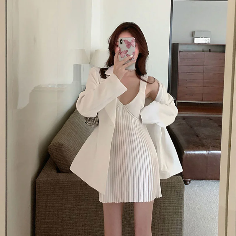 Small suit 2023 new spring style women's white small fragrant wind suit coat net red fried street two-piece set foreign style