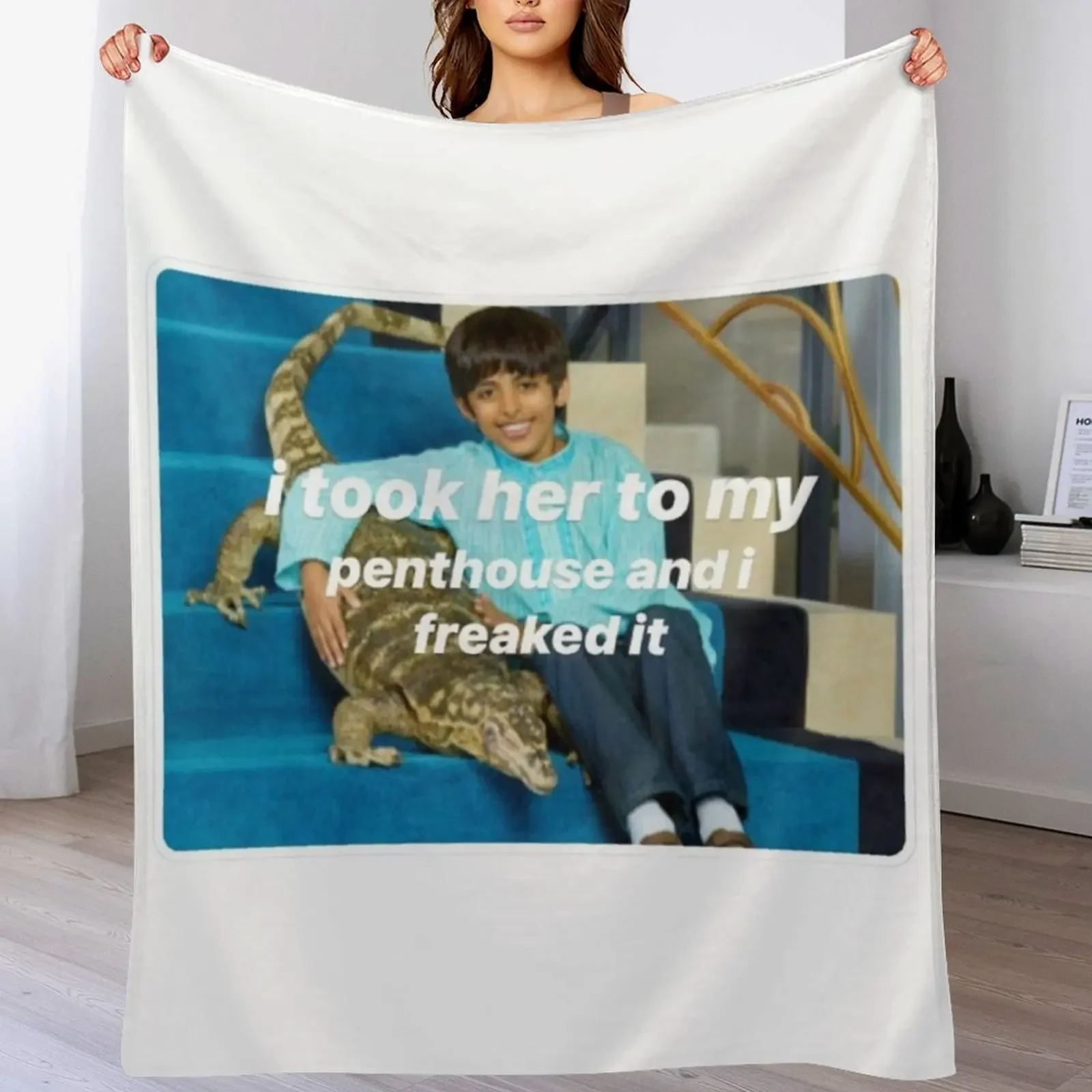 Плед Ravi Freaked it: пушистый, мягкий, для спальни и гостиной