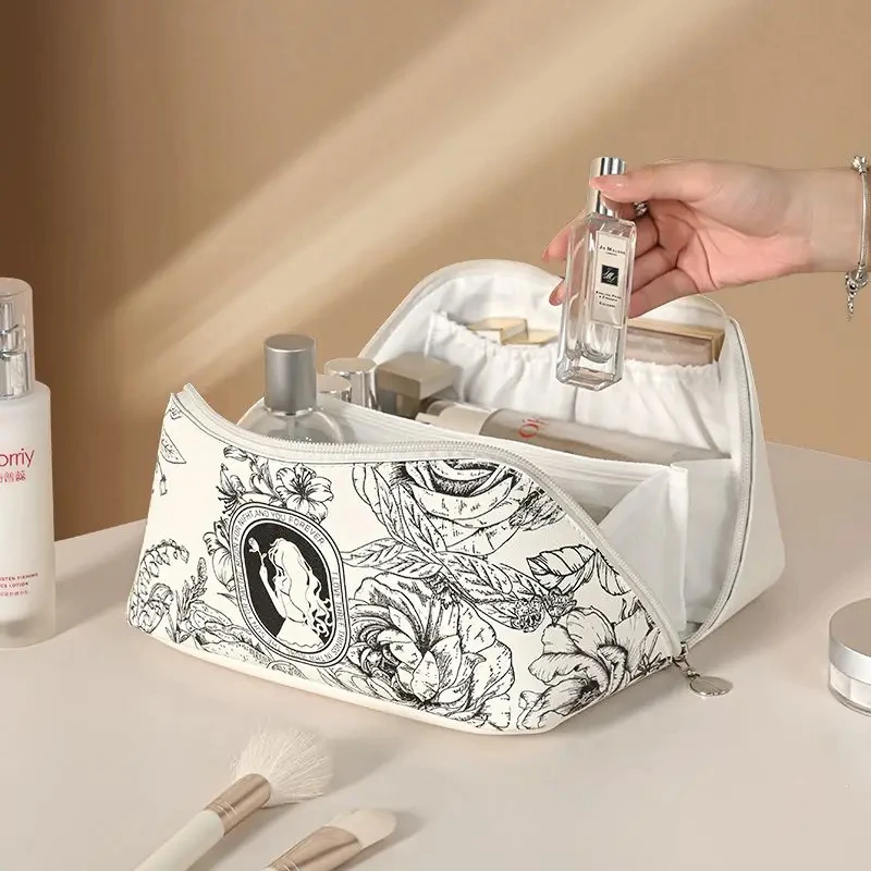 Travel Makeup Bag PU Large Capacity Cosmetic Bags for Women Waterproof Portable Pouch Open Flat Toiletry Bag Storage Organizer