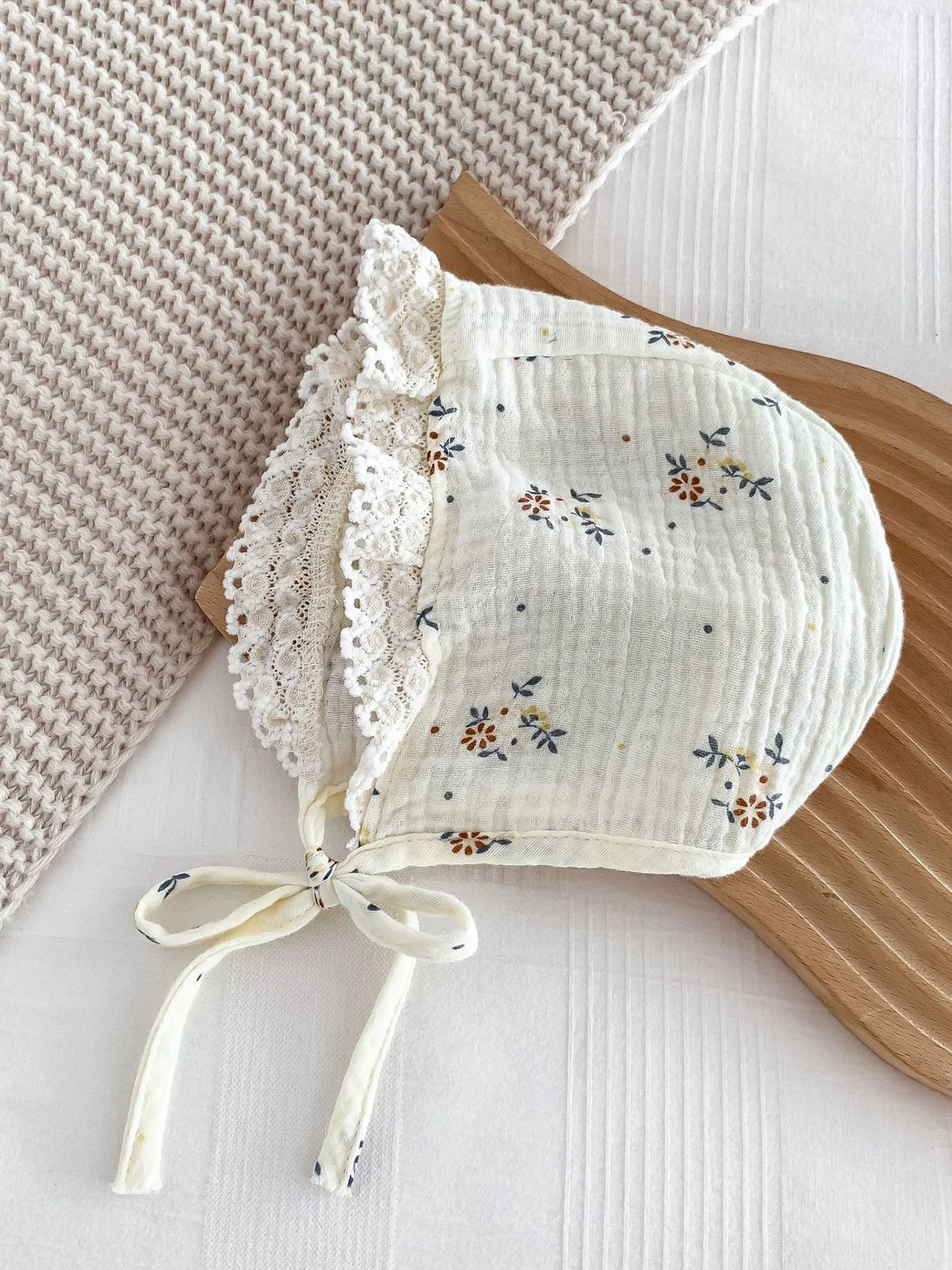 Baby Girl Outfit: Lace-Collar, Floral-Print, Beige-Apricot-Colored, Korean-Style Long-Sleeve Onesie for Spring and Summer