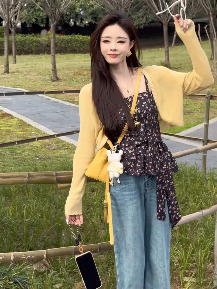 

Korean Style Slim Fit Knitted Cardigan And Floral Halter Top Set Women's Fashion Spring Summer New Arrival Versatile Two-Piec...