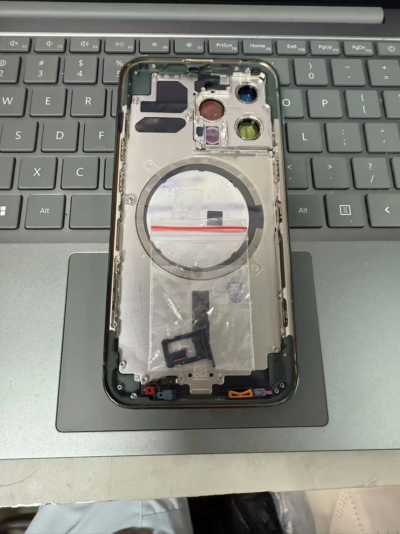 

Whole sale 13Pro housing with together back glass,with Sapphire mirror,with button and sim tray,with magnet and mesh