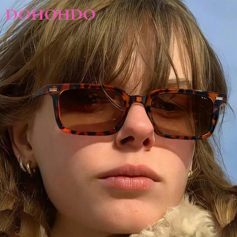 

Vintage Luxury Small Frame Square Rivets Women Sunglasses Brand Designer Classic Shades Men Outdoor Travel Sunglass Ladies UV400