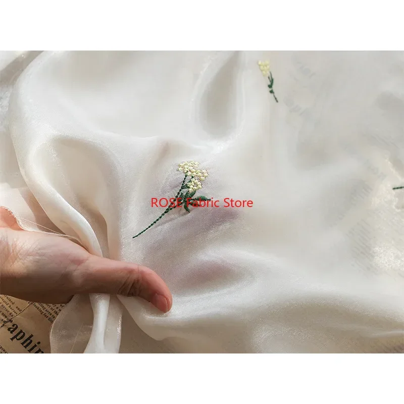 Tessuto ricamato con tarassaco in raso di seta brillante per abito da sposa, camicetta, abito da sposa, gonna, tessuto firmato