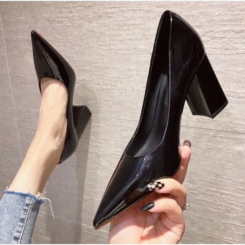 

Black Women Shoes Patent Leather Slip-On Chunky Heels High Heels Women Temperament Pointed Toe Shallow Sexy Wedding Shoes Pumps