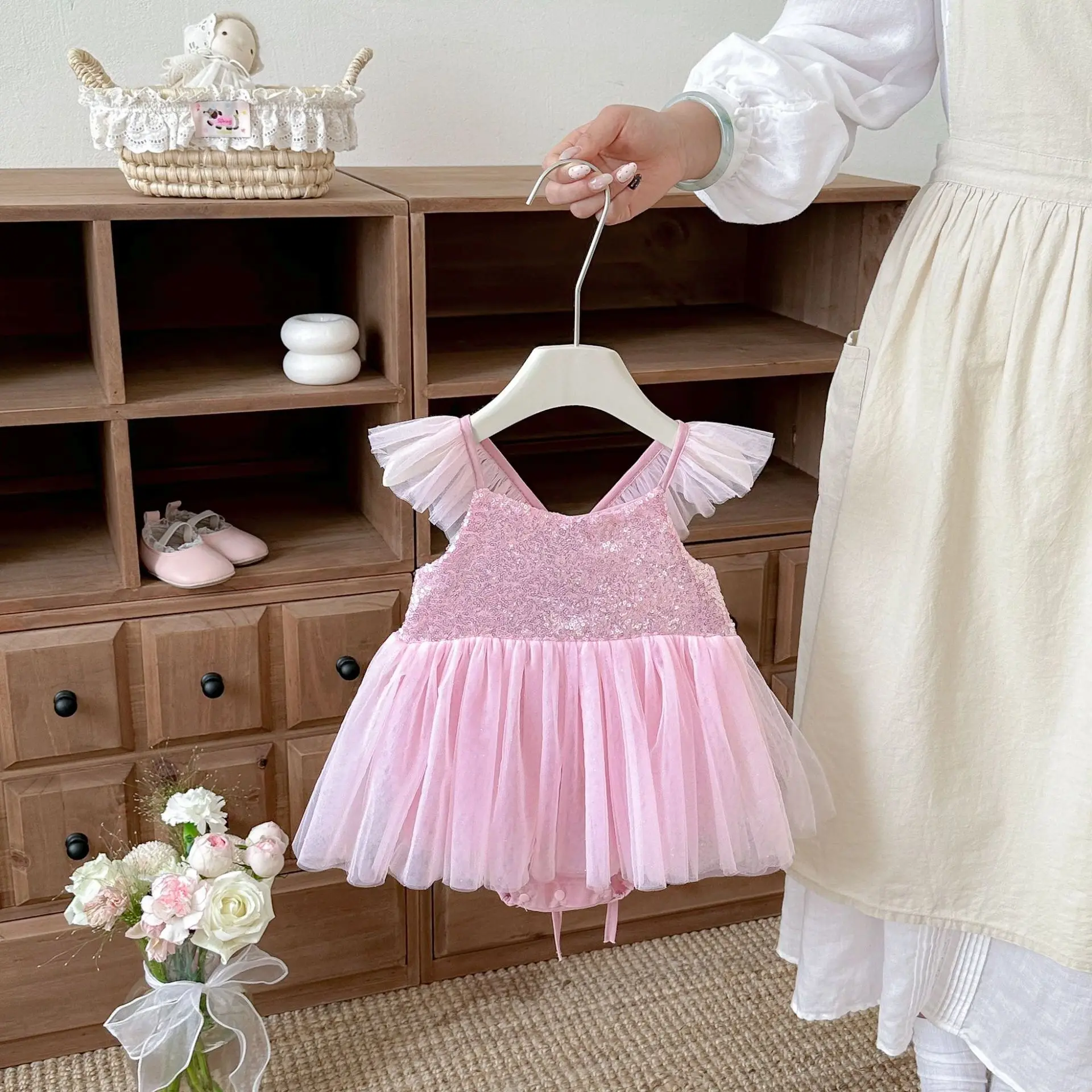 

3-24M Summer Princess Style Baby Bodysuit Tulle Ruffle Sleeveless Romper for Girls Pink Dress Style Infant Clothes