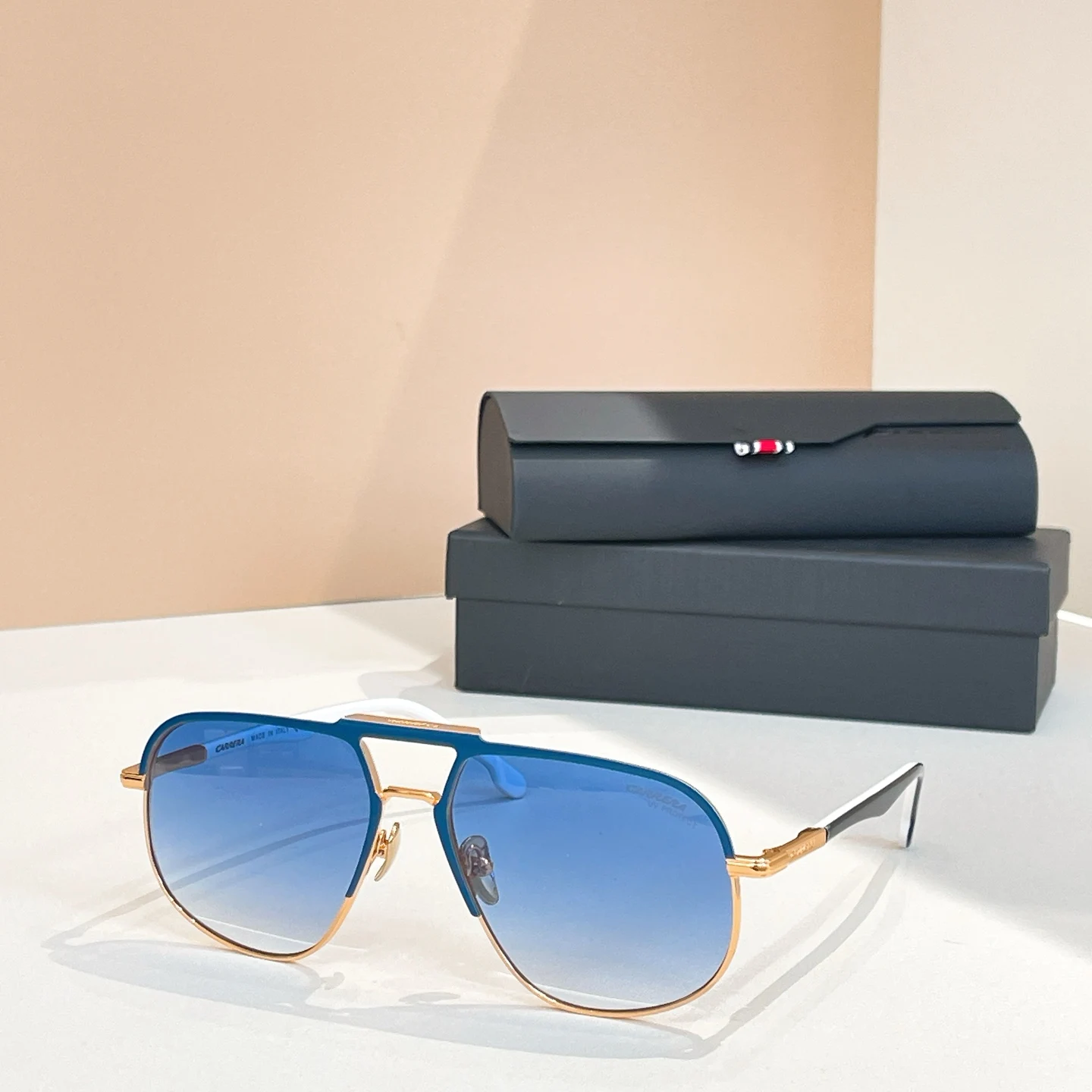 نظارات شمسية كاريرا ريترو غير منتظمة للرجال بإطار معدني كلاسيكي نظارات شمسية للرجال بتصميم علامة تجارية عصرية نظارات قيادة خارجية