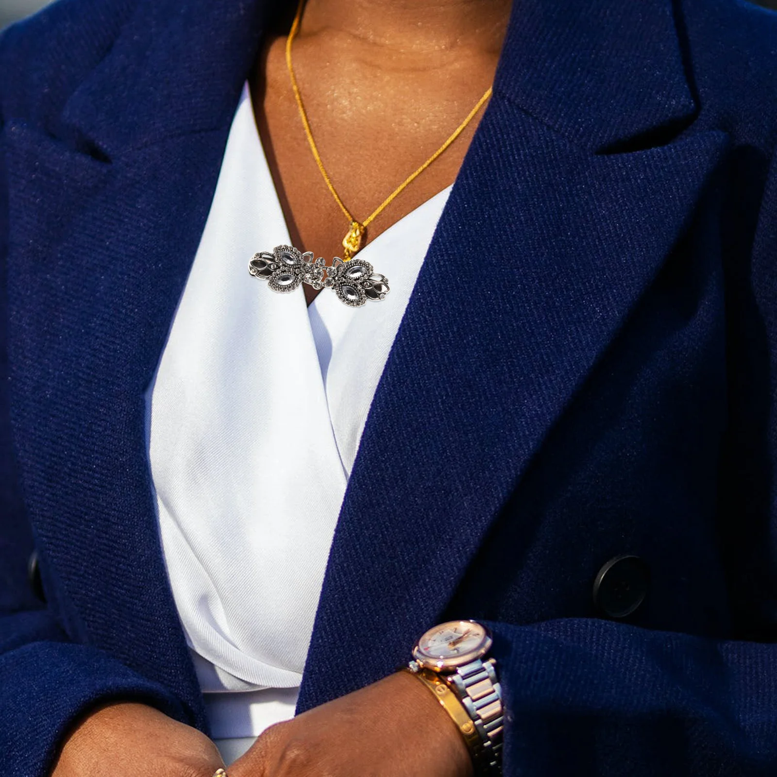 

Silver Vintage Rhinestone Scarf Ring Clip Shawl Pin Elegant Cheongsam Coat Accessory Fashion Jewelry