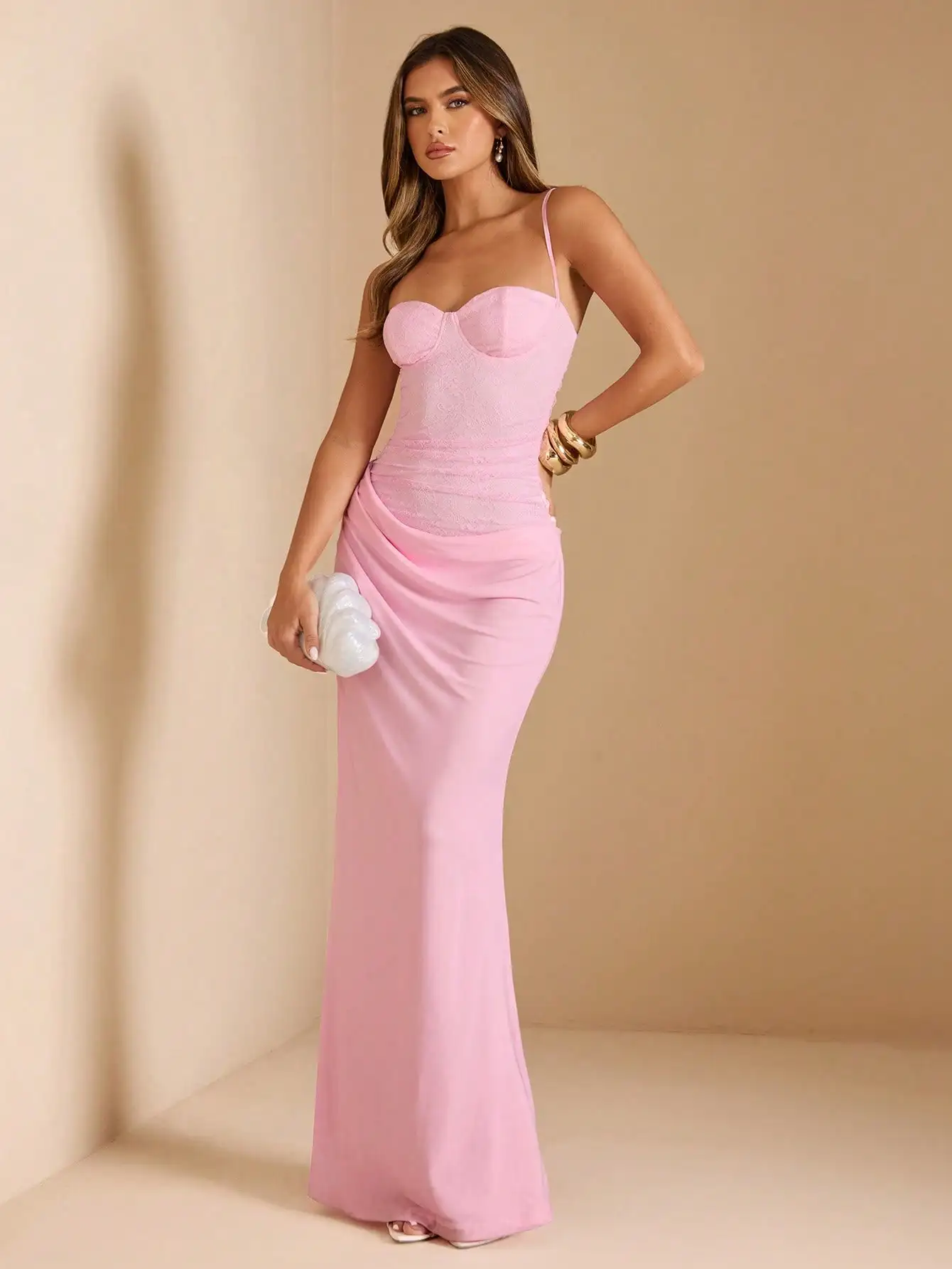 Abito lungo a sirena con pizzo rosa patchwork per invitati a matrimoni, feste e appuntamenti