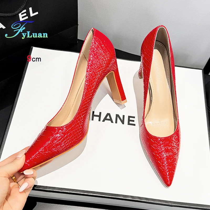 

Snakeskin Emboss Fashion Thick Heel Woman Pointed Toe Pumps Autumn New Daily commuting work Shoes For Women 7CM 9CM High Heels