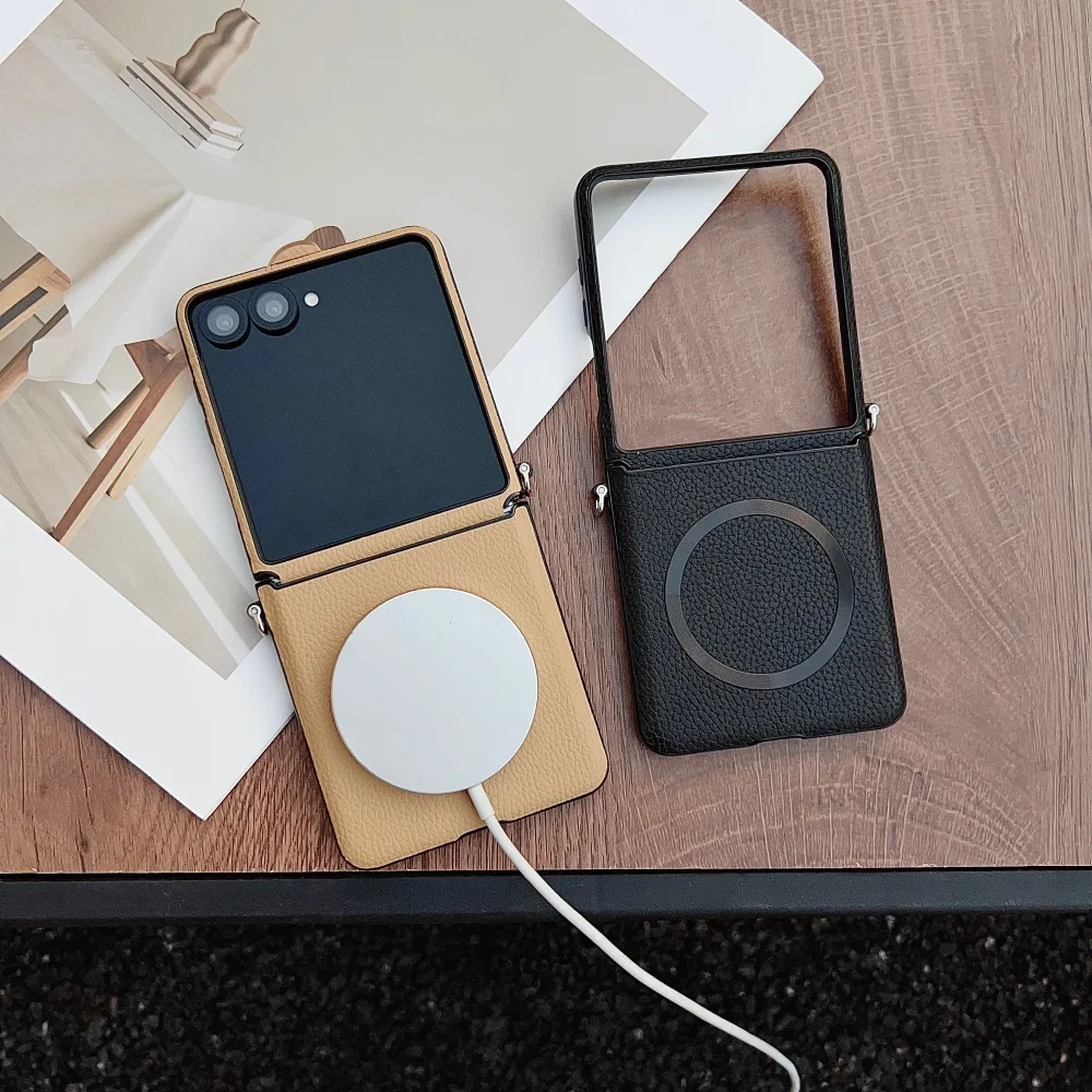 حافظة شحن لاسلكية مغناطيسية فاخرة من الجلد بنمط ليتشي لهاتف سامسونج جالاكسي Z Flip 7 6 5 4 5G غطاء مقاوم للصدمات ناعم