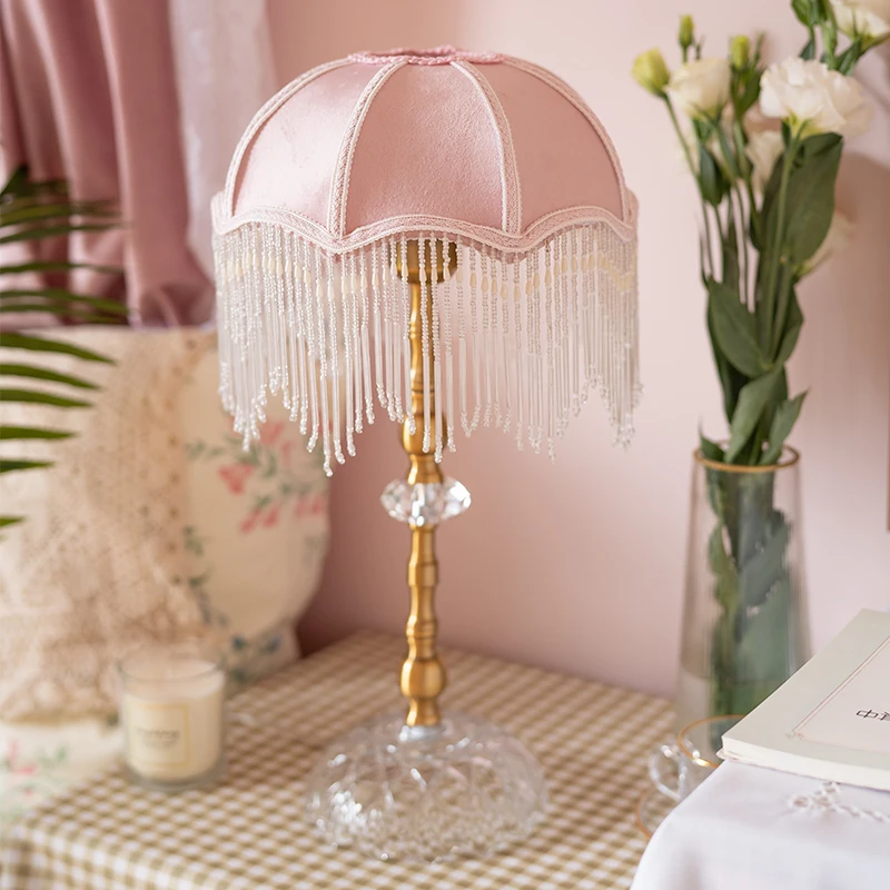 

French retro desk lamp bedroom ins girl heart wedding room American princess wind fringed bedside lamp