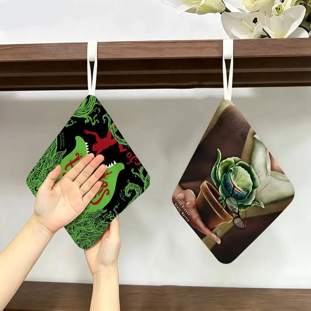 Little shop of Horrors Polyester Cotton Hanging Kitchen Towel, Absorbent Hand Wiping Cloth for Daily Cleaning Drying
