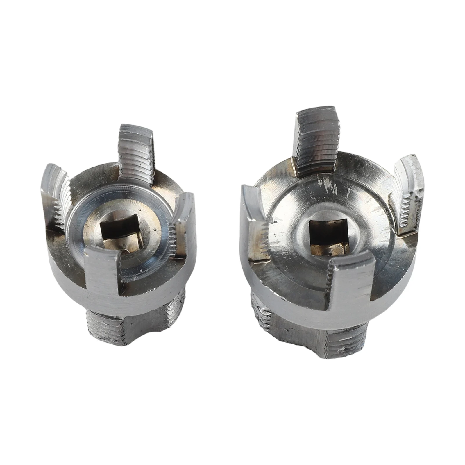 

Integrated Threading Tool for 21MM and 26MM Water Pipes Efficiently Cut Internal/External Threads with Durability