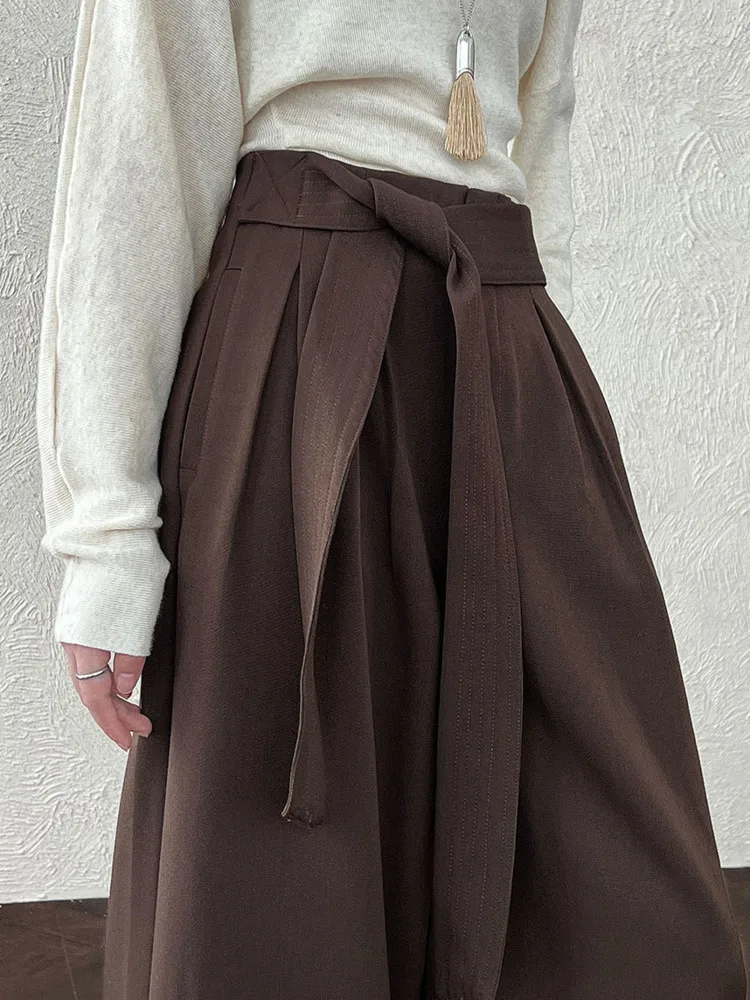 WHTREND Pantaloni a gamba larga tridimensionali con cinturino firmato per donna Autunno Nuovi pantaloni lunghi casual a gamba dritta WH1381