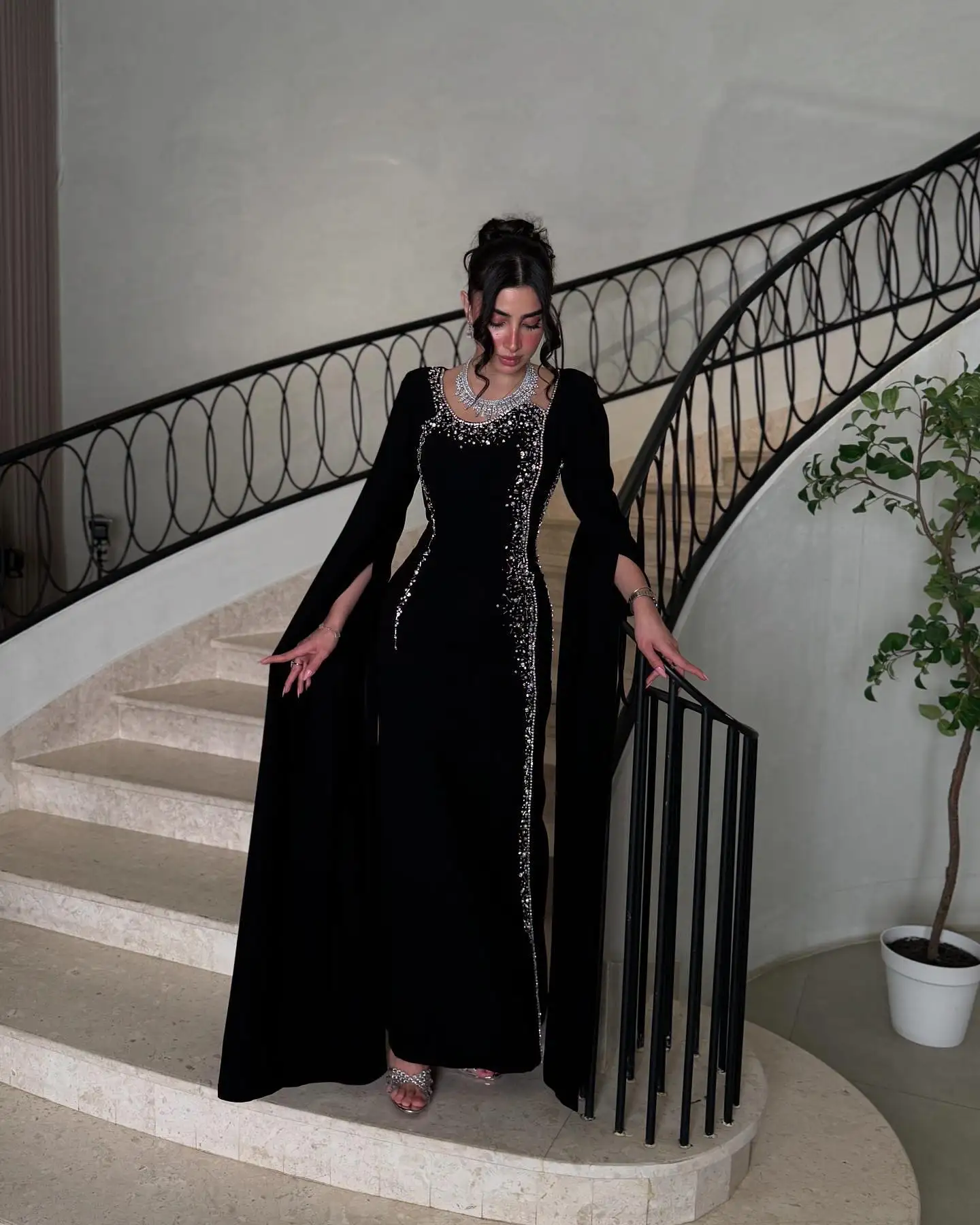 Adeli personalizzato elegante nero scintillante abito da ballo abito da sera con perline da donna lunghezza pavimento abiti per occasioni speciali