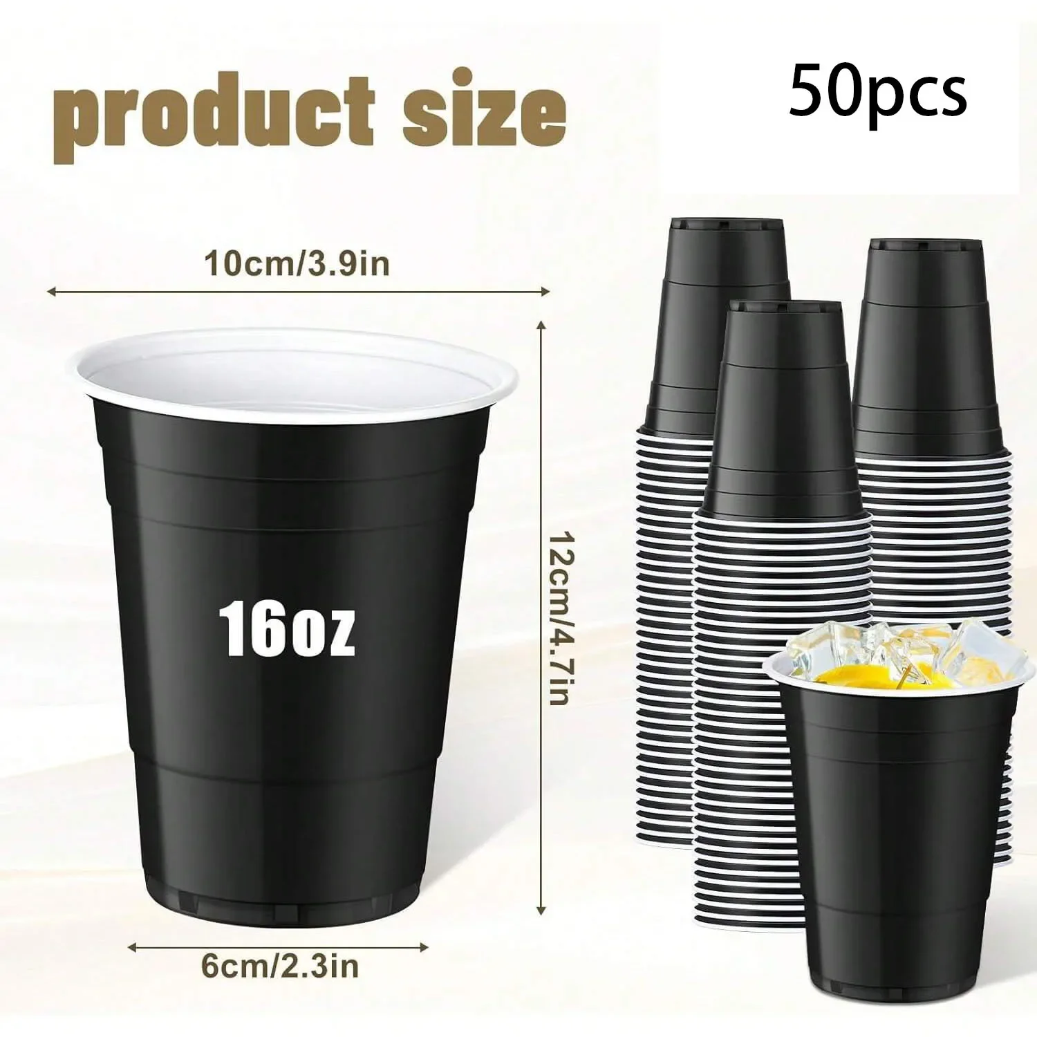 Meerdere plastic bekers, wegwerpbekers, feestbekers, geschikt voor afstudeerceremonies, dranken, frisdrank, sap, picknicks.