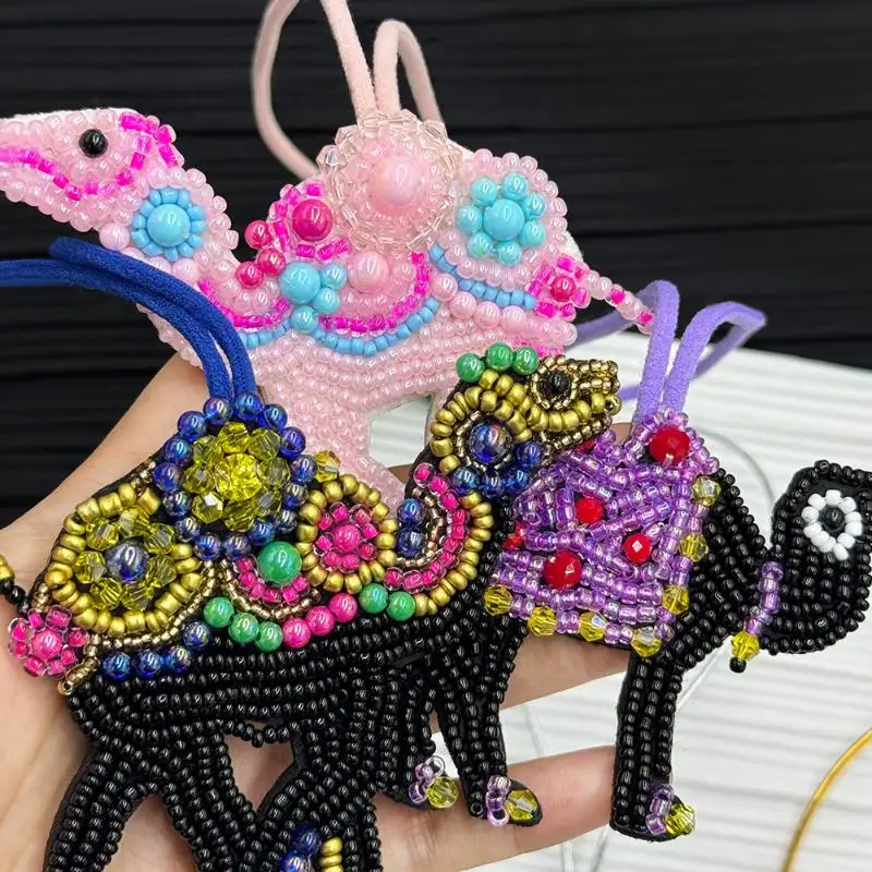 Insignia de cuerda, Animal Camel, cuentas, diamantes de imitación, bolso de lentejuelas, cordón, correa para muñeca, accesorios DIY