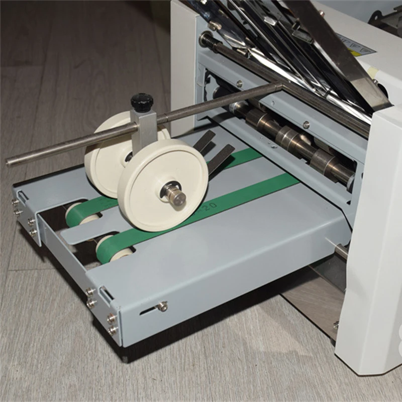 DSO-JB01-2 Paper Folding machine Paper Feeding High Speed Folding Machine 4 Comb A4 Folding Machine Automaticover Coated