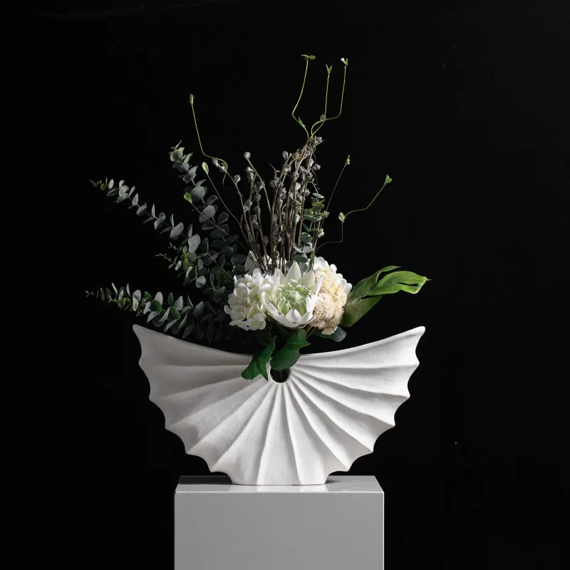 Modern simple and high-end fan-shaped half-moon ceramic vase, Japanese-style wabi-sabi wind flower
