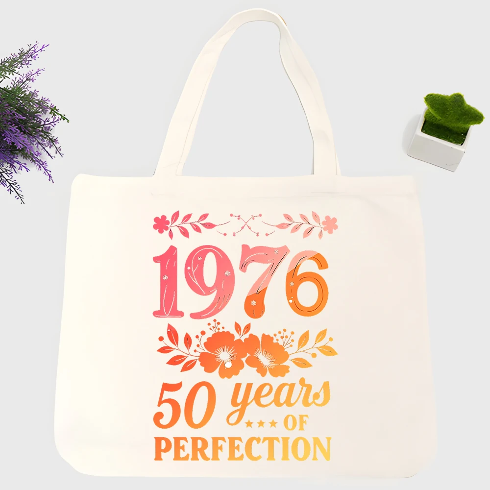 Women's 1976 letter print canvas tote bag with floral design, vintage style for daily shopping and casual outings