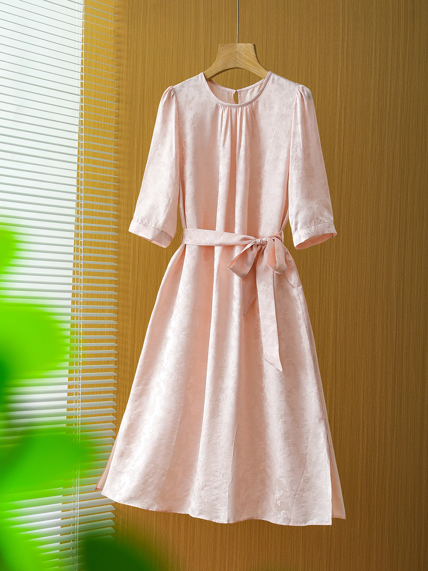 

New mulberry silk, high-end jacquard, fashionable temperament, waist cinching dress LY9076