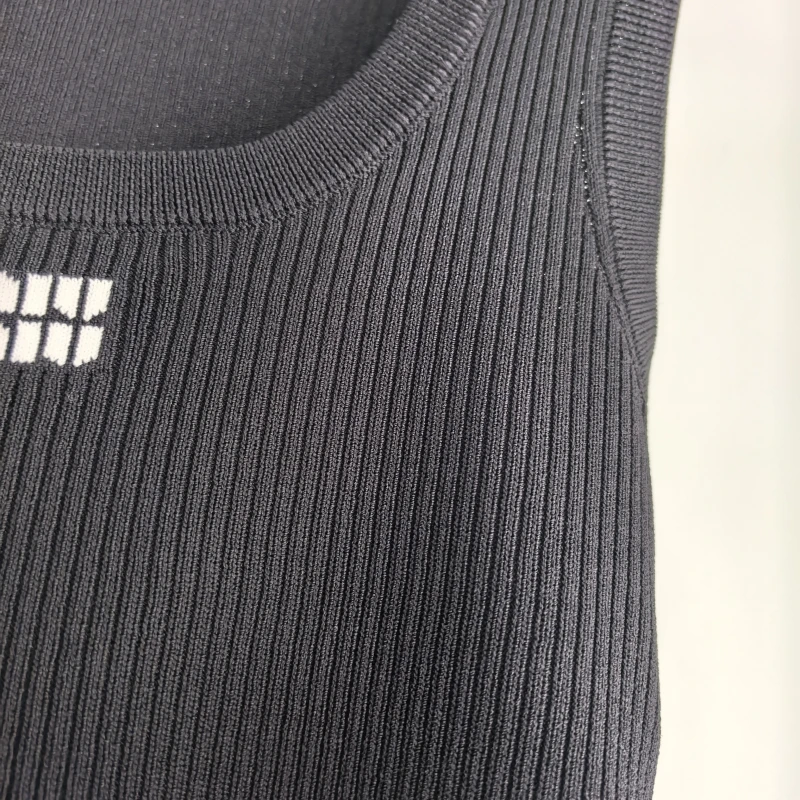 

Miu Original Logo Embroidery U-Ne Tank Top Bla mat Faionable Women's Knitted Vest Base Layer Outerwear