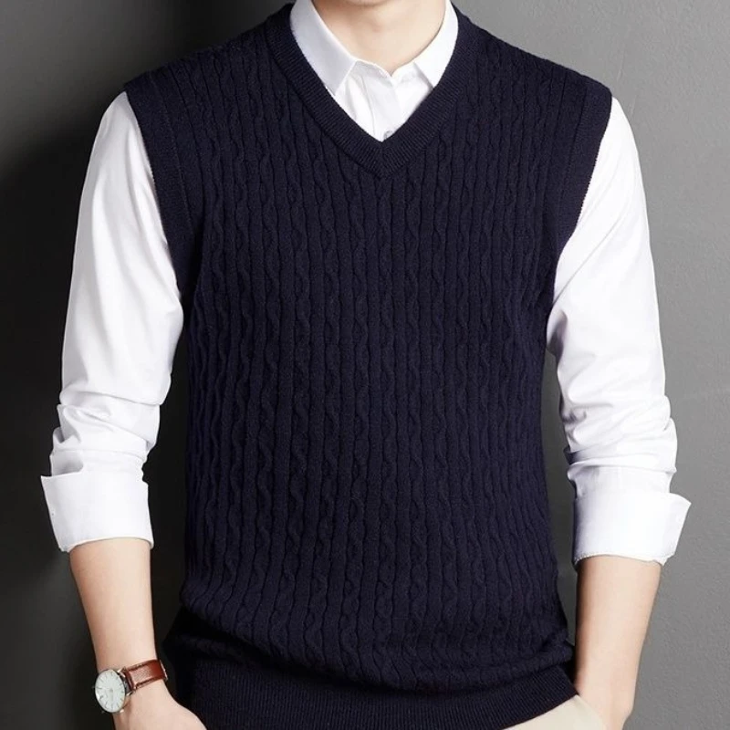 Men's V Neck Cable Knit Sweater Vest Double Sided Sleeveless Pullover Waistcoat Warm Business Casual Winter Outfit