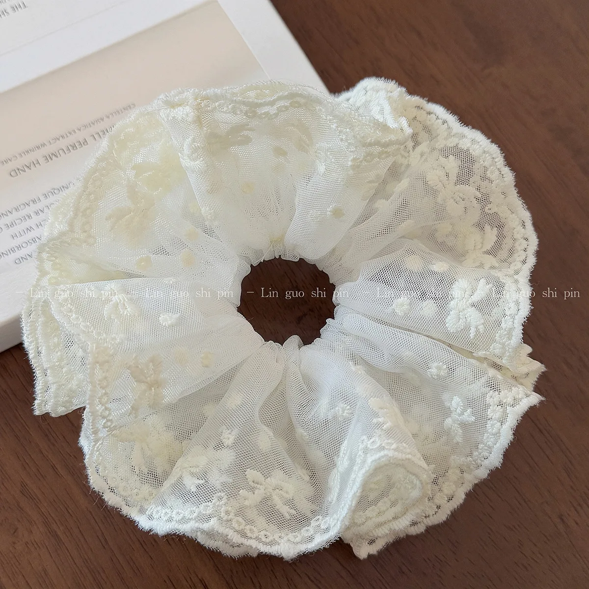 

Vintage Lace Scrunchie Large Size Hollow Design High Stretch Hair Tie for Women Ponytail Holder Chic Luxury Daily Wear
