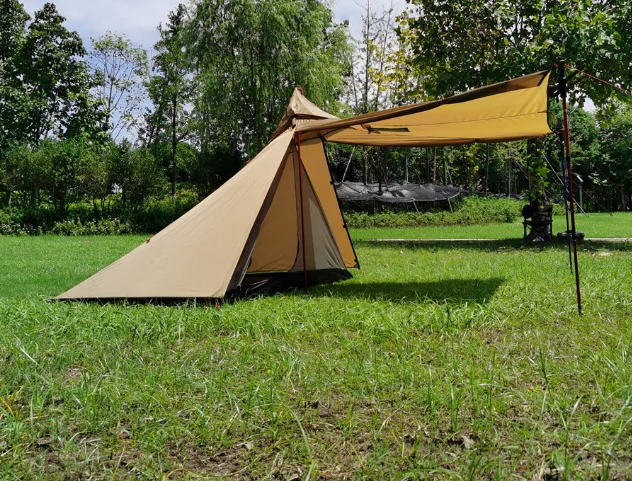 Tenda piramida portabel luar ruangan tenda Teepee Kemah tenda Tipi tahan air dengan lubang cerobong asap