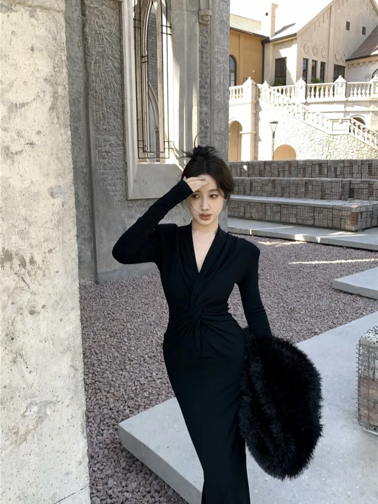 

Black Twisted V-neck Knitted Dress For Women Winter Waistband Long Sleeves Buttocks Mid Length Slit Dress Night Club Party Dress