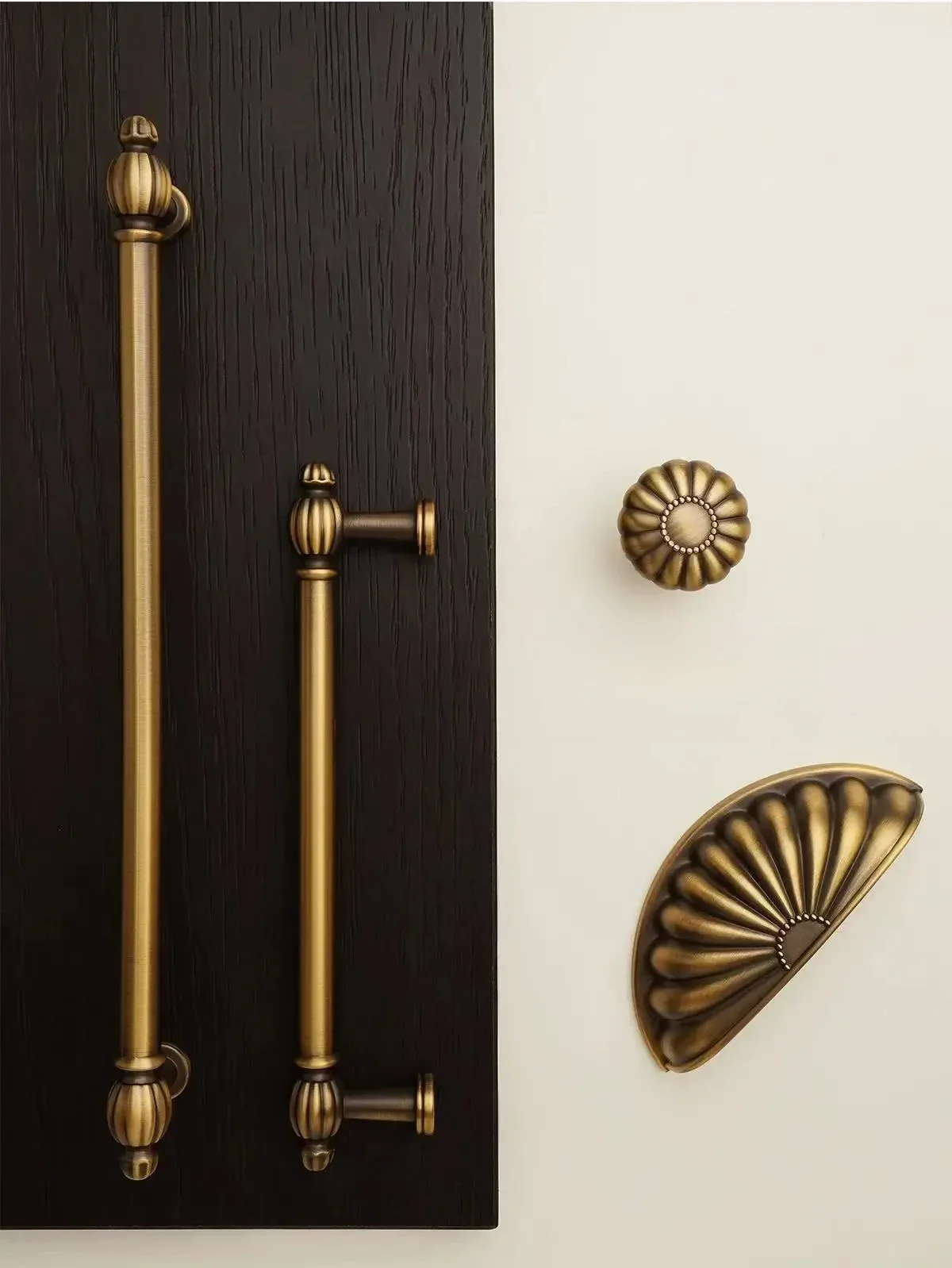 French-style Vintage Brass Handles for Wardrobe Doors, Drawers, Cabinets, Shoe Cabinets, and Furniture in Antique Bronze Color;