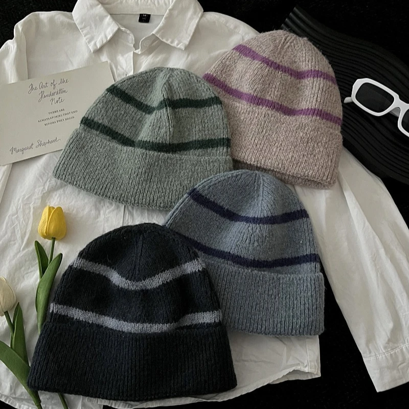 Japanische Retro-Trendmütze mit Streifenmuster, Strickmütze für Herbst und Winter, Outdoor-Wärmemütze mit Ohrenschutz, lässige Beanie-Mütze für Damen – Detail 5