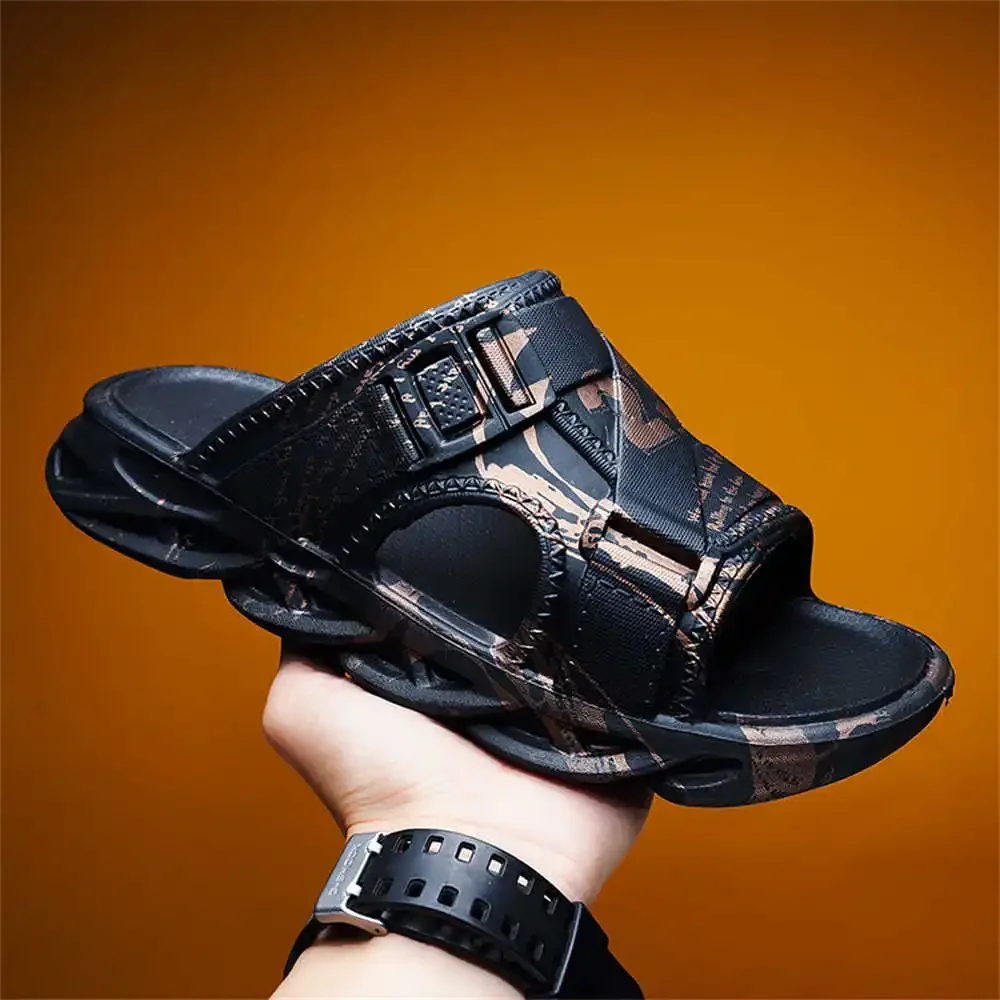 Rutscht nicht mit Druck Mann barfuß Sandalen Hausschuhe 45 Schuhe VIP Luxusmarke Turnschuhe Sport Tenys Klasse Premium Shoes