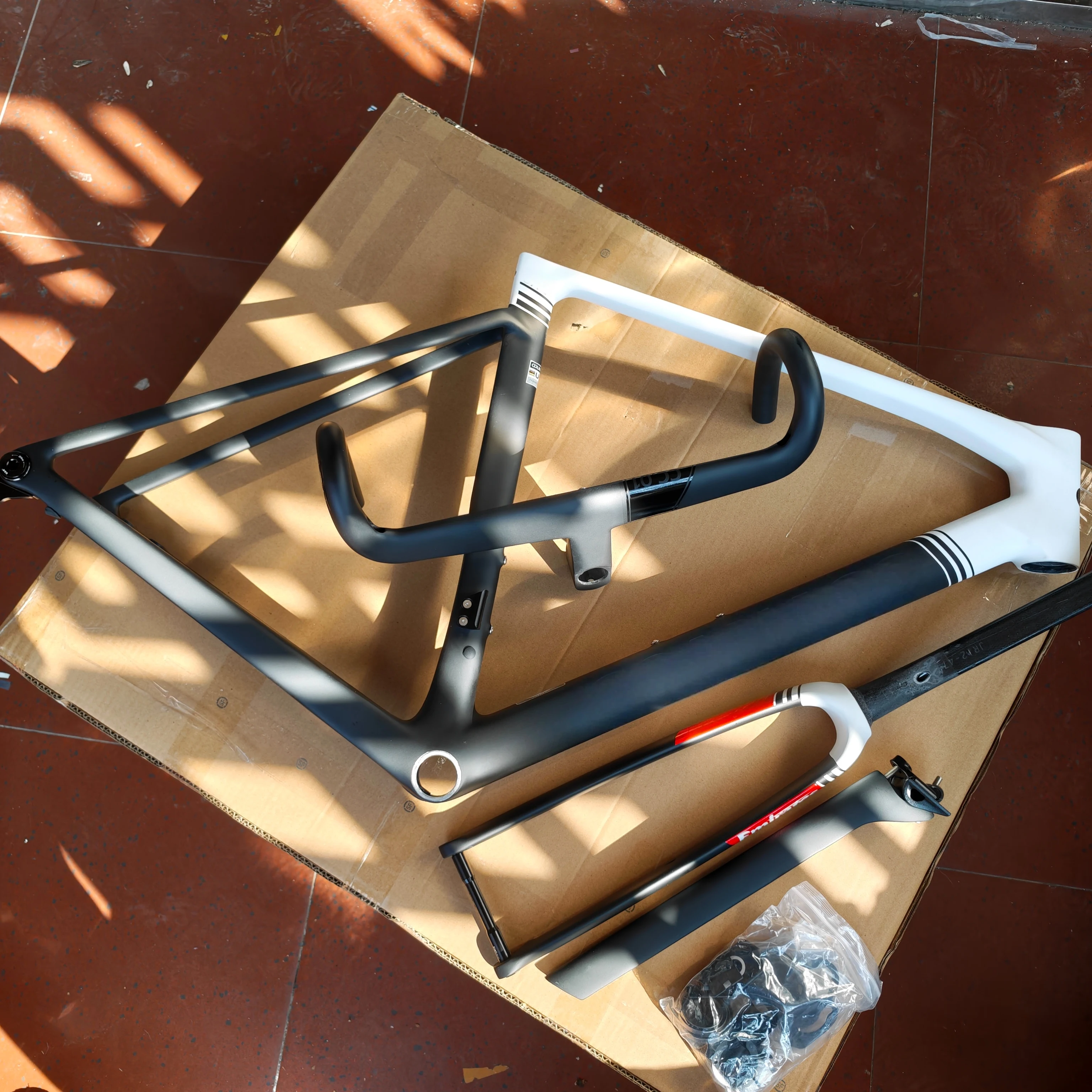 

Рама для шоссейного велосипеда Team V5Rs из карбона, рама V5 с дисковыми тормозами, с рулем и 5 вариантами цвета на выбор