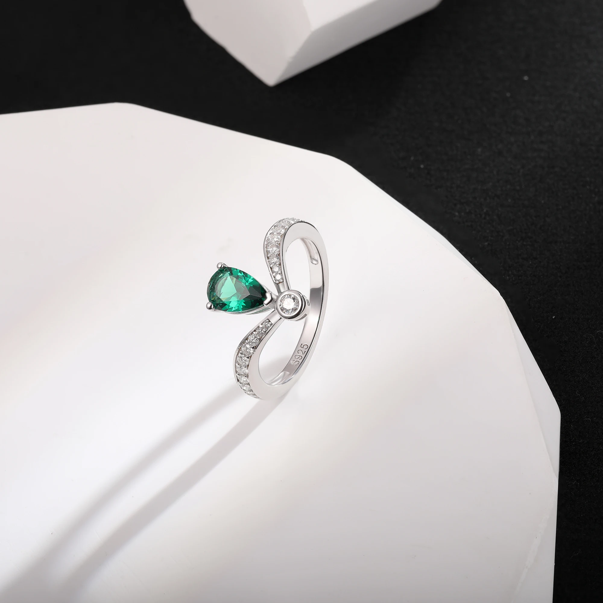 

APIR 5*8mm Lab Grown Emerald & Moissanite Ring for Women 925 Sterling Silver Luxury Green Gemstone Engagement Band Fine Jewelry